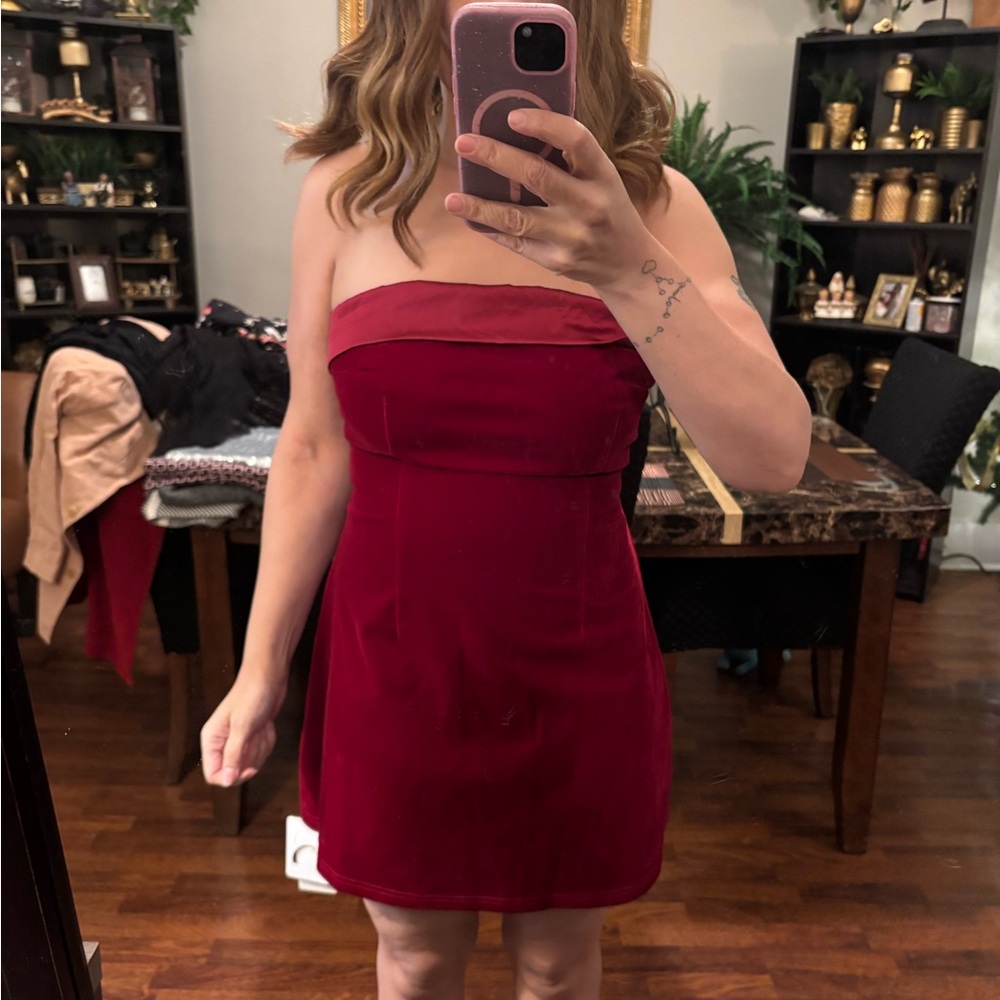 Elegant Red Strapless Dress